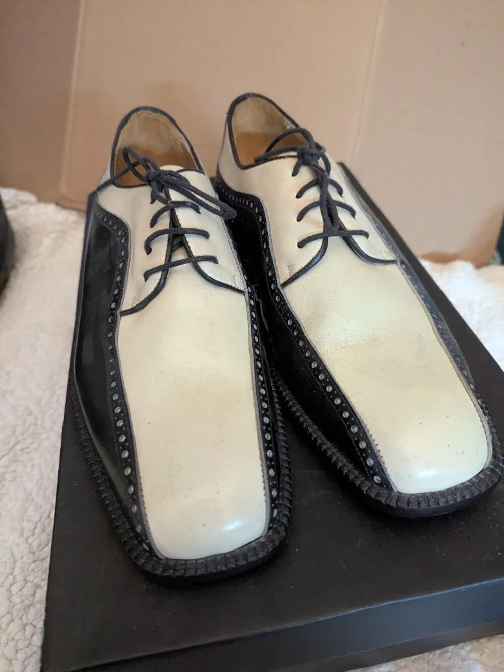 Mezlan Two Tone Men;s Shoes  Size 9